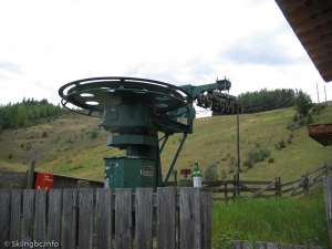 T-bar-Bottom Station