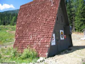 T-bar-Bottom Station