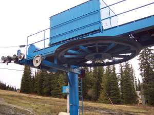 Mid Tee-Bottom Station. Zage (Skilifts.org member)