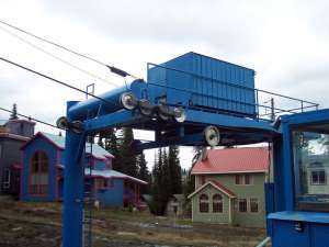 Mid Tee-Bottom Station. Zage (Skilifts.org member)