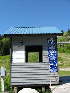 Blueberry Chair-Bottom Liftie Box