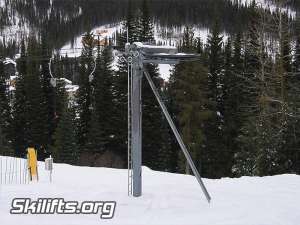 Morrisey Curve Platter-Top Station. Photo Credit: Skilifts.org