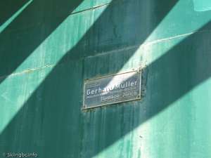 Double-Manufacturer Plaque