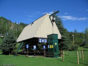 Triple-Bottom Station