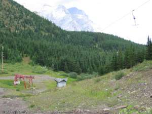 Curved T-bar North-Bottom Station on the North Side