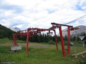 Curved T-bar North-Bottom Station