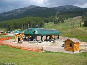 Grizzly Express Gondola-Bottom Station