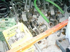 Old Gondola-Von Roll Grips. Photo by Poloxskier (Bryan)