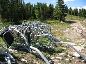 Knob Double-Chairs off line