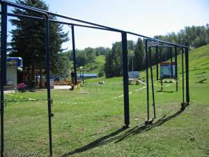 Triple-Entrance Gates